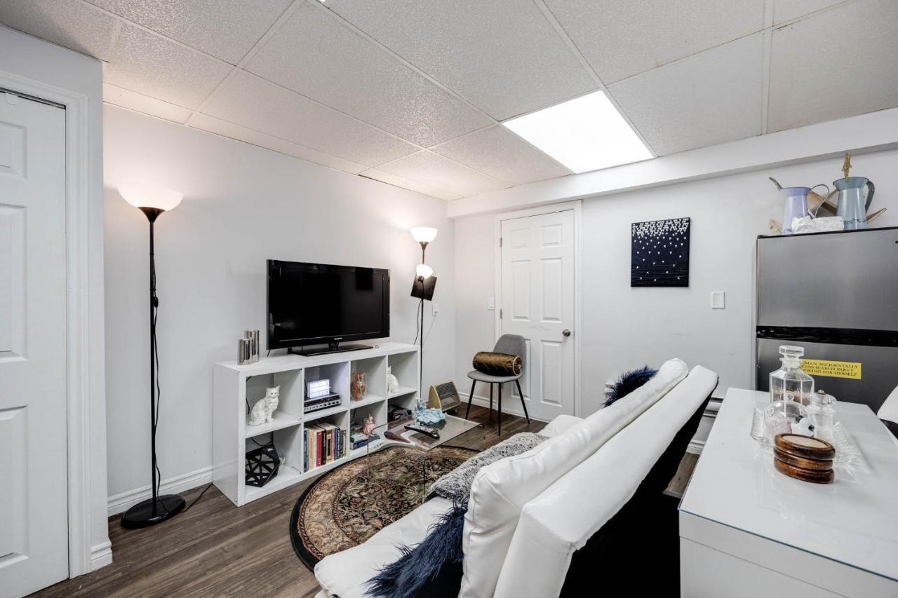 Cute 2-Bedroom Caverna Toronto Bagian luar foto